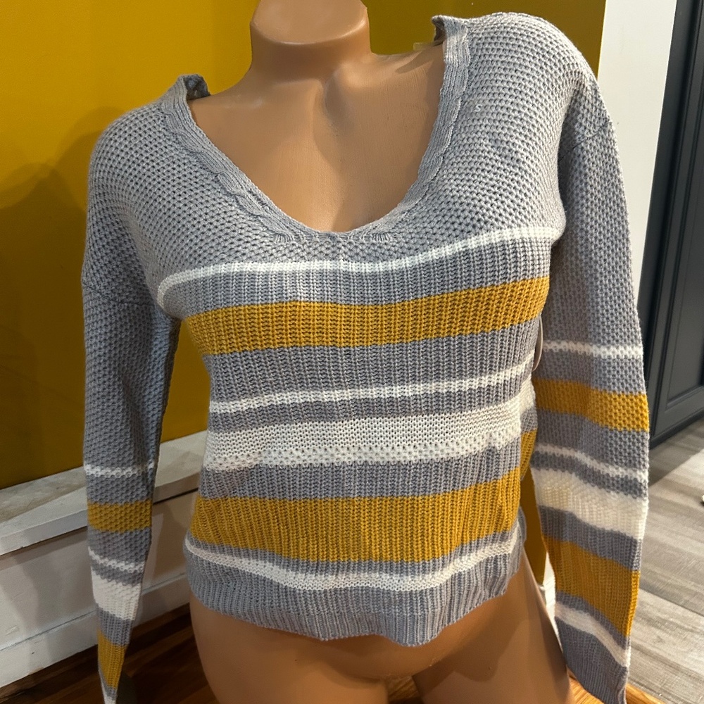Full Circle Trends BNWT Gray mutli Colored Sweater w/Lace Up Back